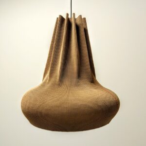 Hanglamp karton Paper-Glow Corona 55. Deze duurzame designlamp van gerecycled karton wordt voor u volledig met de hand gemaakt. Hierdoor is elke lamp uniek.